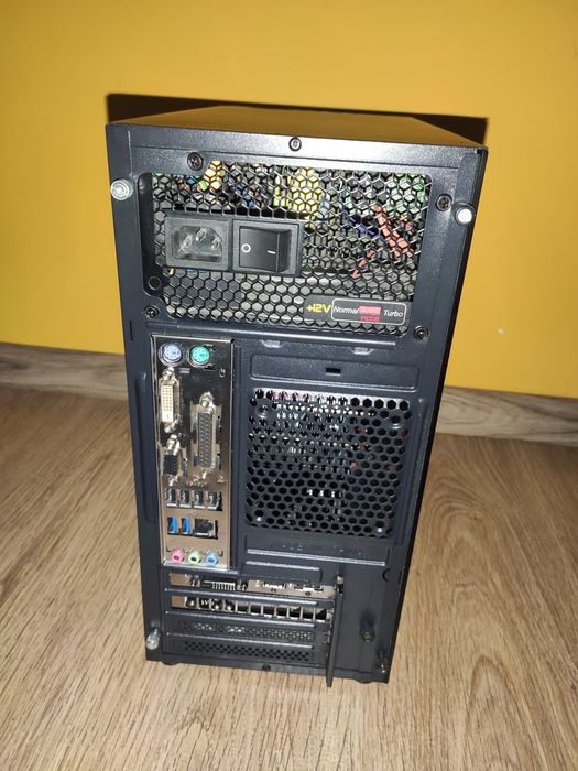 Komputer do gier RGB Intel i5 16GB RTX 2060 SSD 512GB