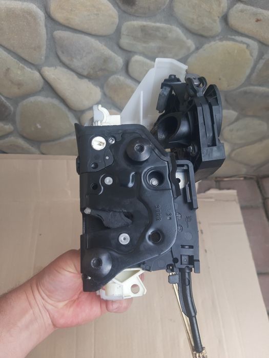 VW Passat B6 B7 B8 CC Touareg NF Європа замок ручка дверей