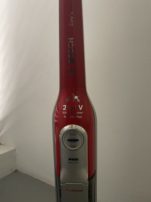 Aspirador recarregável vertical Bosch Proanimal 25v