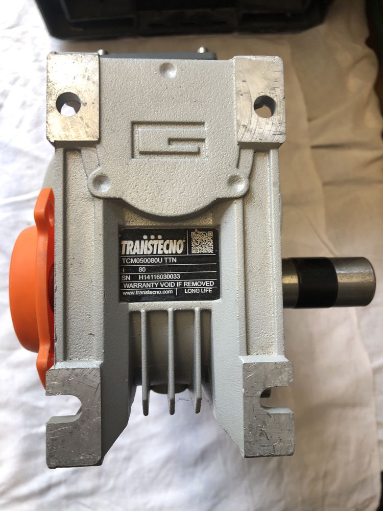Motoreduktor 50:80 z silnikimem 0,37 kw ( 35 obr/min)