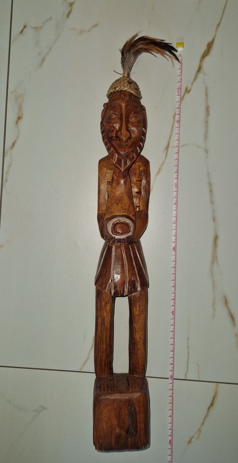 Ręcznie Rzeźbiona Figurka Afrykańska z Drewna – 52 cm – Unikat z Pióra