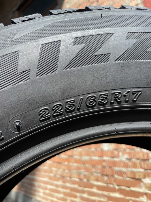 225/65 R17 BRIDGESTONE BLIZZAK DM-V2(8-9мм 95%)  205 205 235 45 50 60