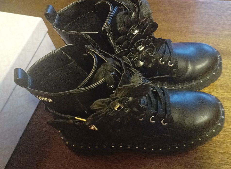 Botki Liu jo z kwiatami