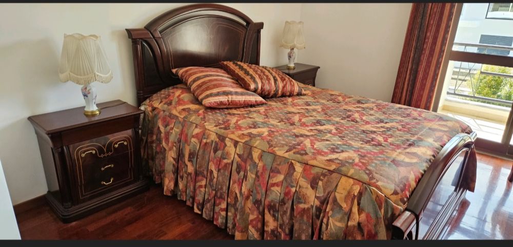 Quarto de casal (em madeira maciça)