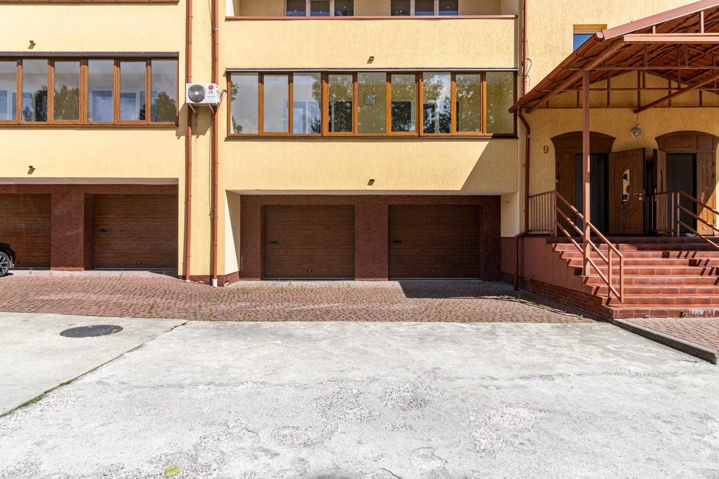 Продаж 3кім. квартири по вул. Мікльоша