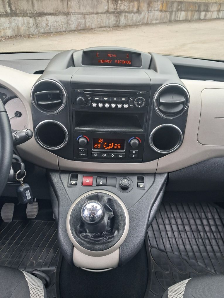 Продам Citroen Berlingo 2012 .XTR. 1.6-ДИЗЕЛЬ. ОФИЦИАЛЬНЫЙ. Обслужен.