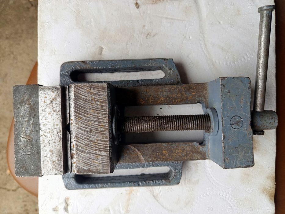 Тиски для сверлильного станка