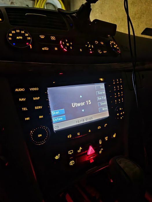 Nagłośnienie mercedes s211 oryginalne z kablami cały zestaw