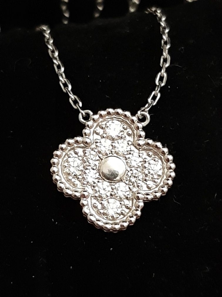 Золотое колье с бриллиантами Van CLEEF