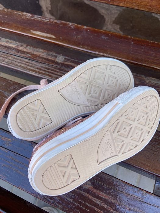 Продам кеди дитячі Convers