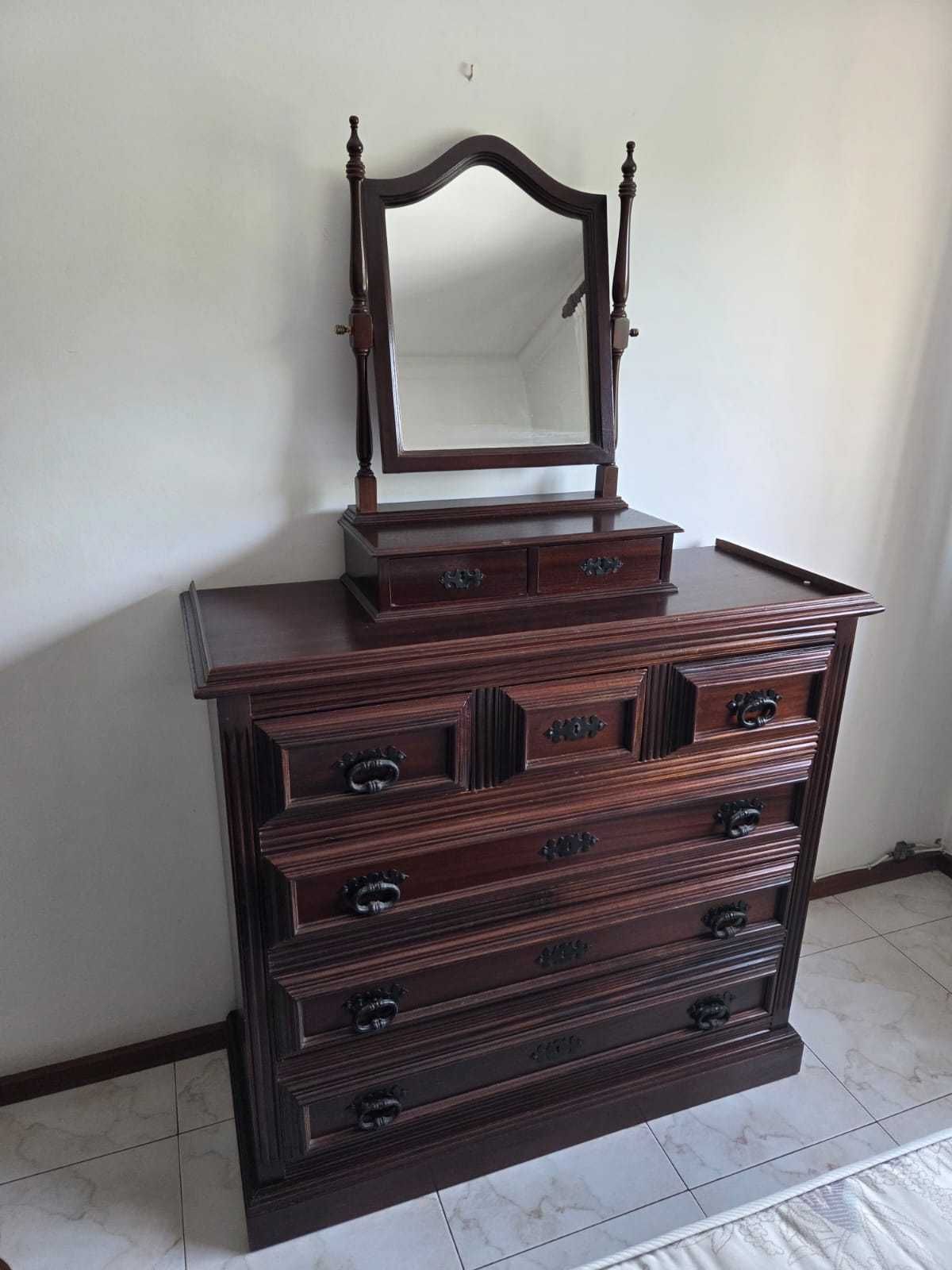oucador / Cómoda com Espelho Amovível em Madeira Maciça