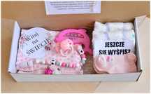 Prezent na BABY SHOWER dla niemowlaka z życzeniami dla mamy