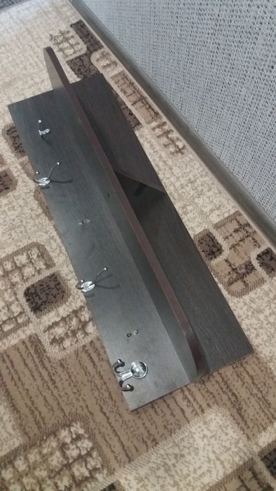 Продам на стіну вешалку