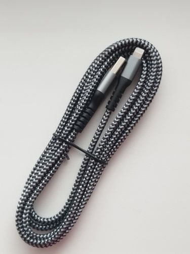 Кабель для зарядки iPhone
