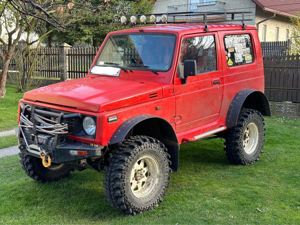 Suzuki Samurai off road