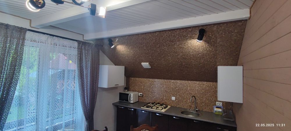 Частина Будиноку "Ясень" на 6 номерів 12-18місць з кухнею та