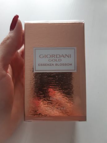 Perfum Giordani Gold essenza blossom