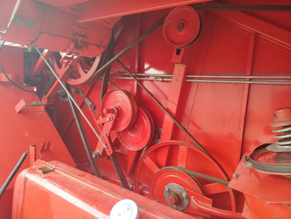 Комбайн зернозербовий Massey Ferguson 16. Масей Фергусон 16