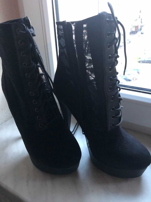 Botki na platformie-koronka i zamsz, wysoki obcas-szpilka