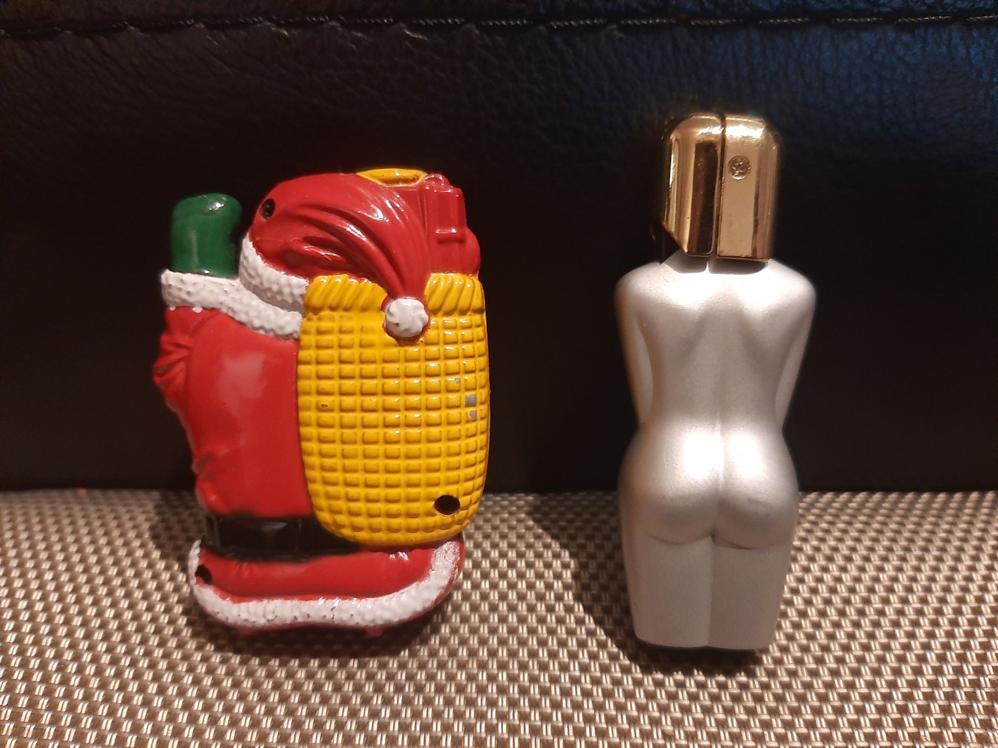 Isqueiro Camel e Brother península ibérica pai Natal boneca