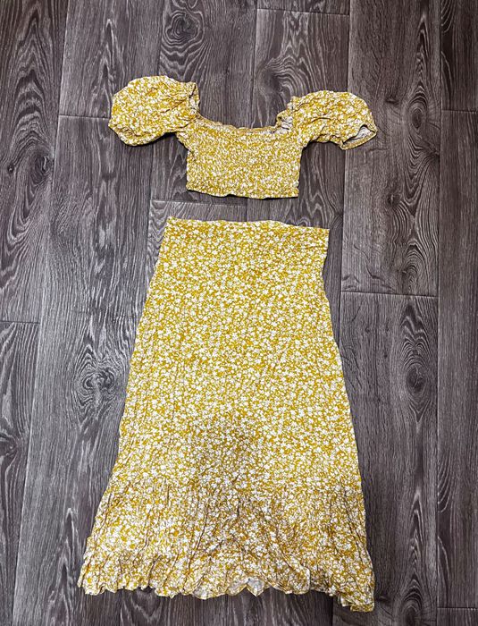 Костюм з топом та спідницею COOSH