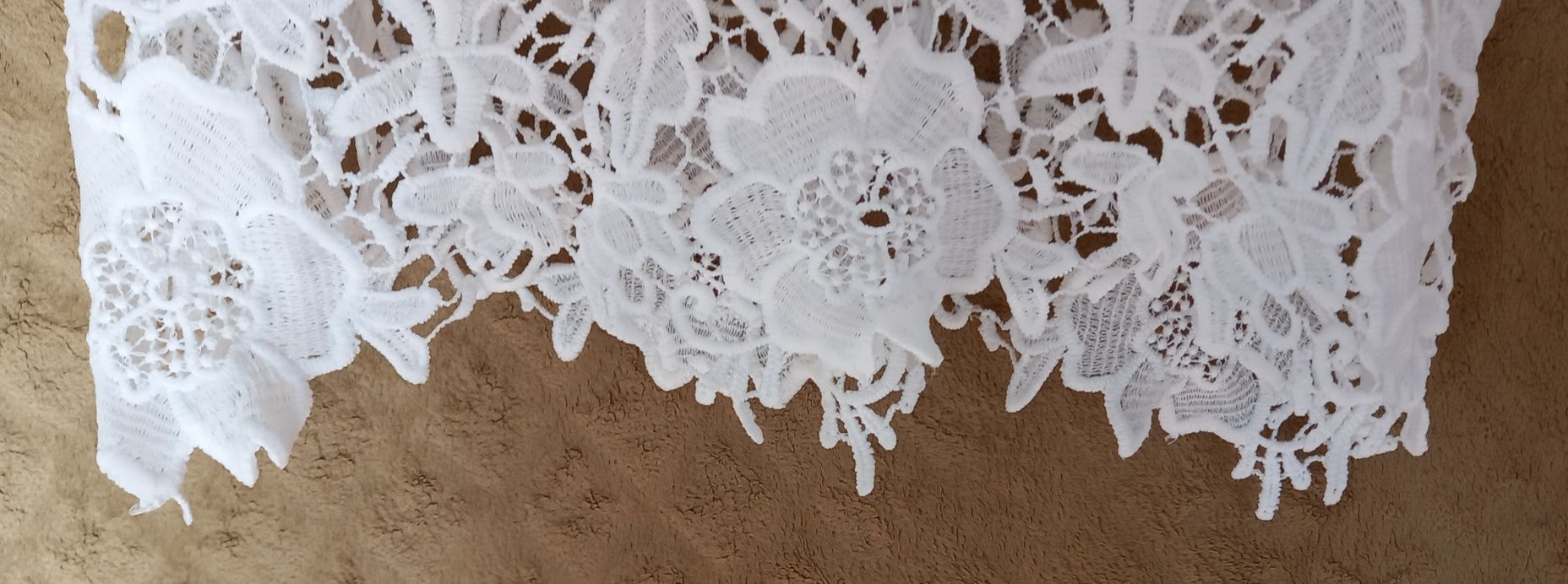 Biała Boho sukienka tunika narzutka koronkowa taliowana na plażę roz M