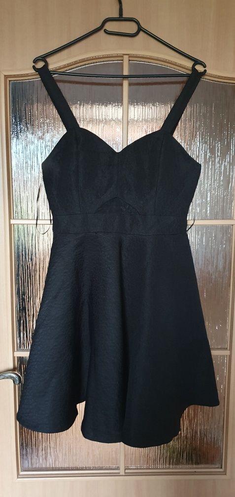 Czarna sukienka basic mała czarna