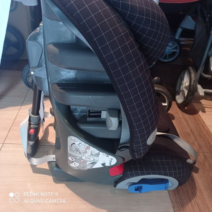 Fotelik Britax  montowany tyłem do kierunku jazdy