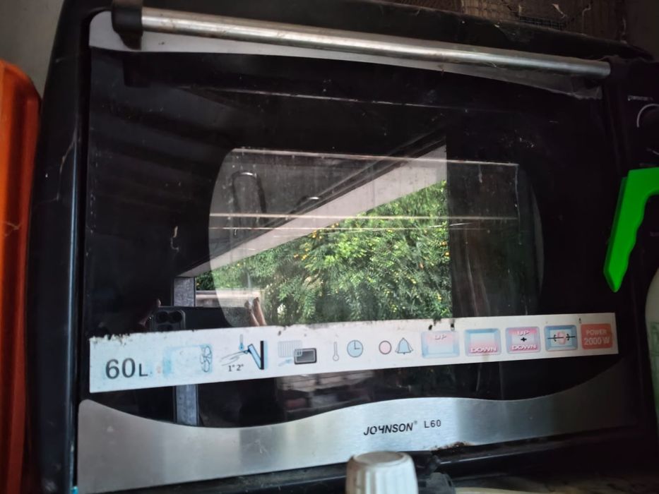 Forno elétrico a funcionar