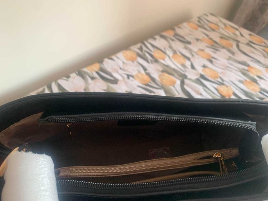 Sprzedam nową torebkę włoską w kolorze czarnym