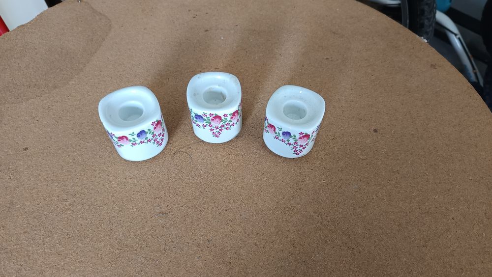 Castiçais de loiça