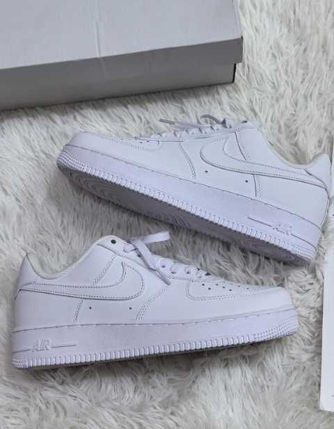 Nike Air Force 1 Low '07 White EU 38