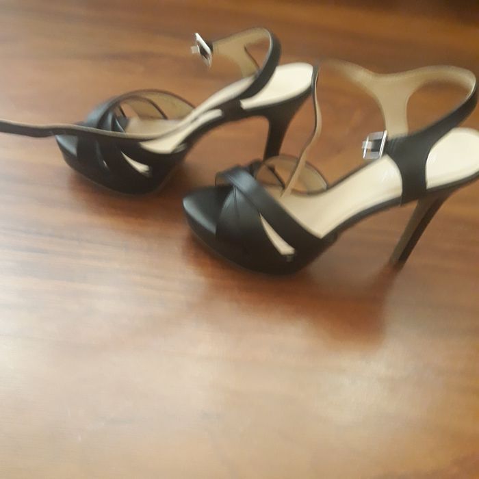 sandały na szpilkach