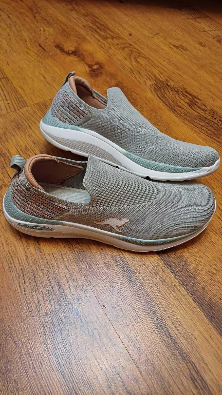 Сліпони KangaRoos спортивного типу 40 розміру з устілкою Memory Foam.