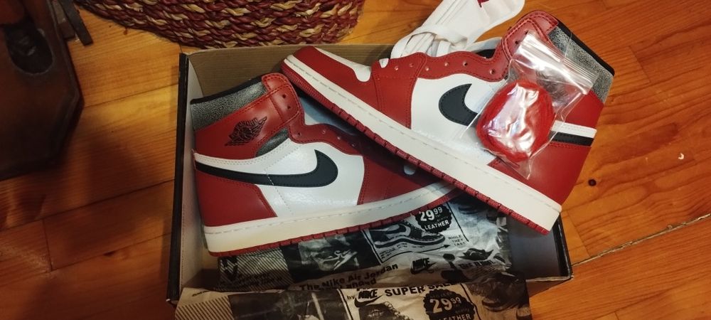 Buty sportowe Air Jordan 1 Retro High OG Chicago Lost and Found