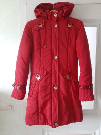 Зимова червона  куртка, плащ