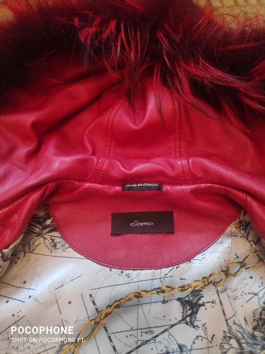 Продам кожаную куртку красного цвета