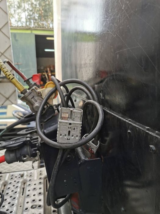 Semi- Reboque 3 eixos com plataforma