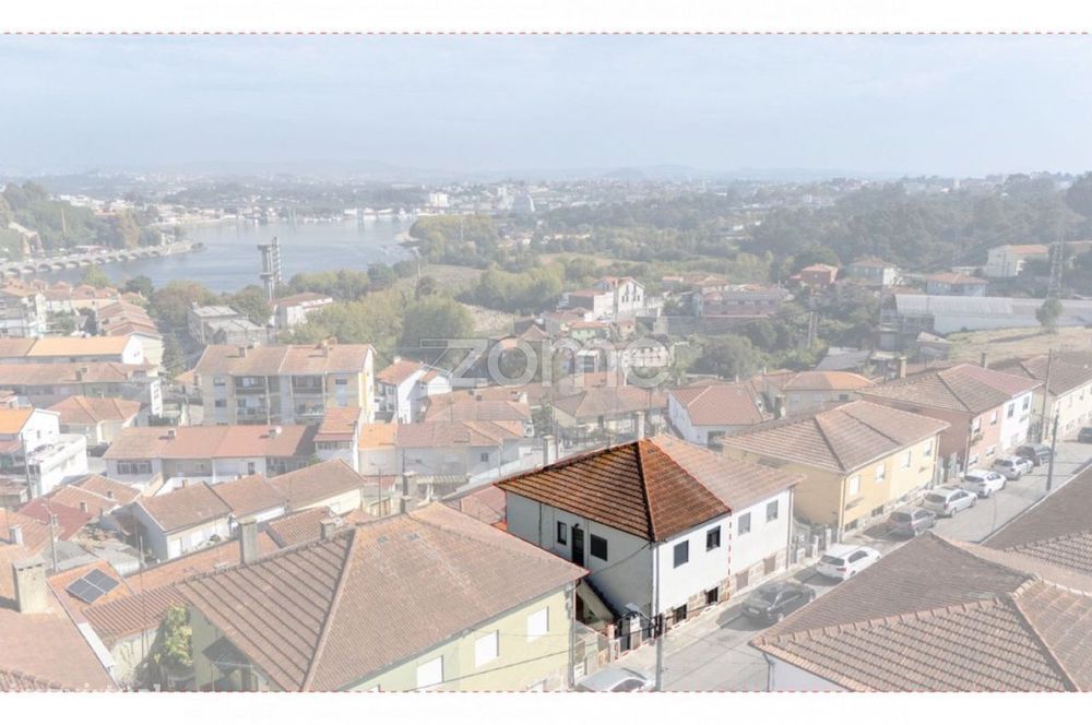 Andar de Moradia T2 com Vista Rio