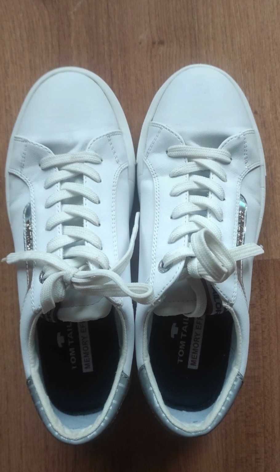 Buty damskie białe