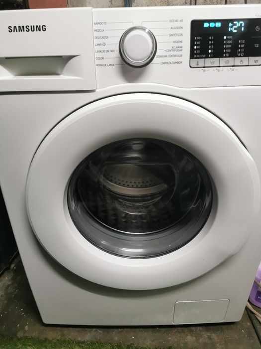 Máquina  de lavar roupa samsung 9kg  1400rpm faço entrega
