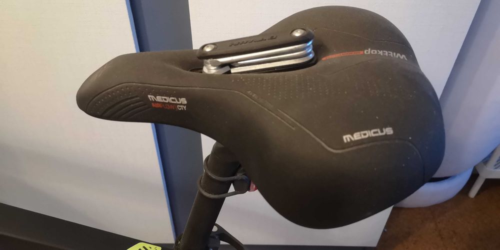 Bicicleta Todo terreno nova 1 ano de uso (NÃO ACEITO MBWAY)