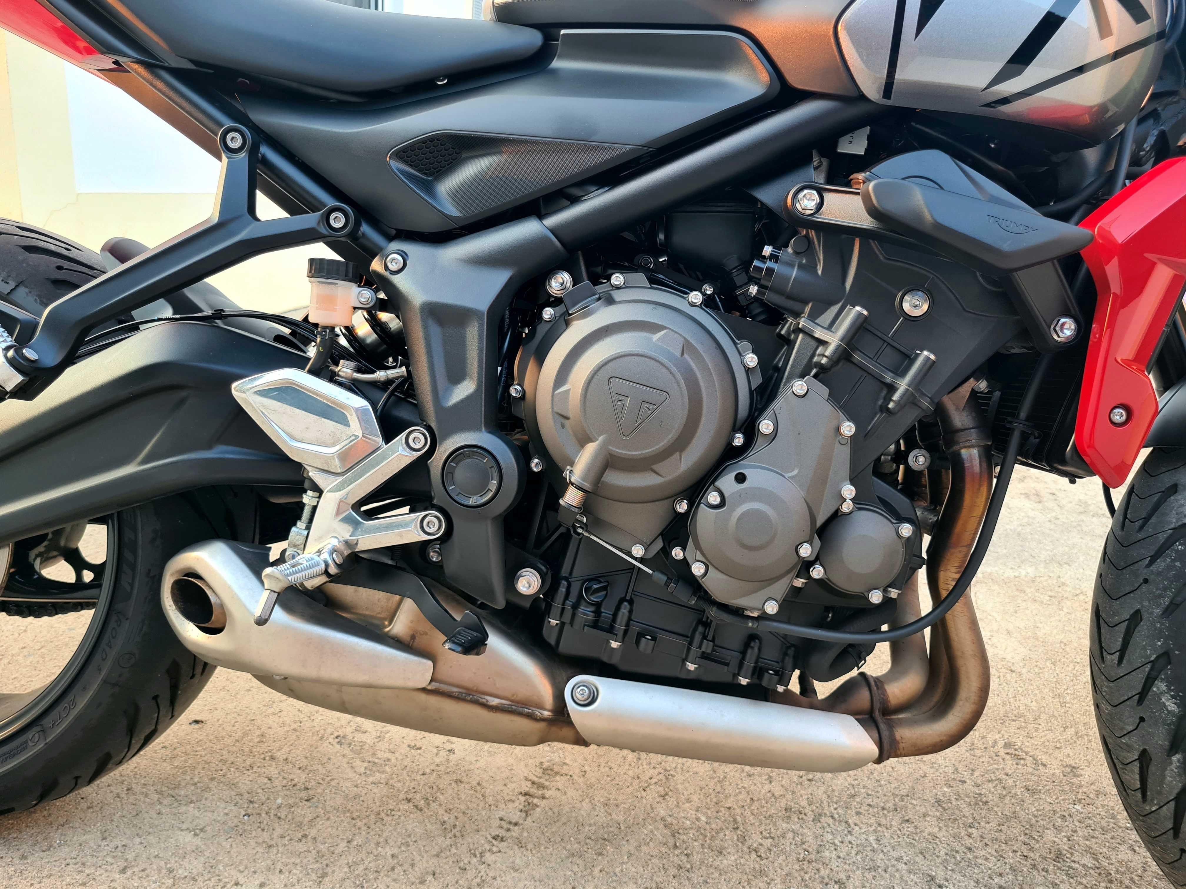 Triumph Trident 660