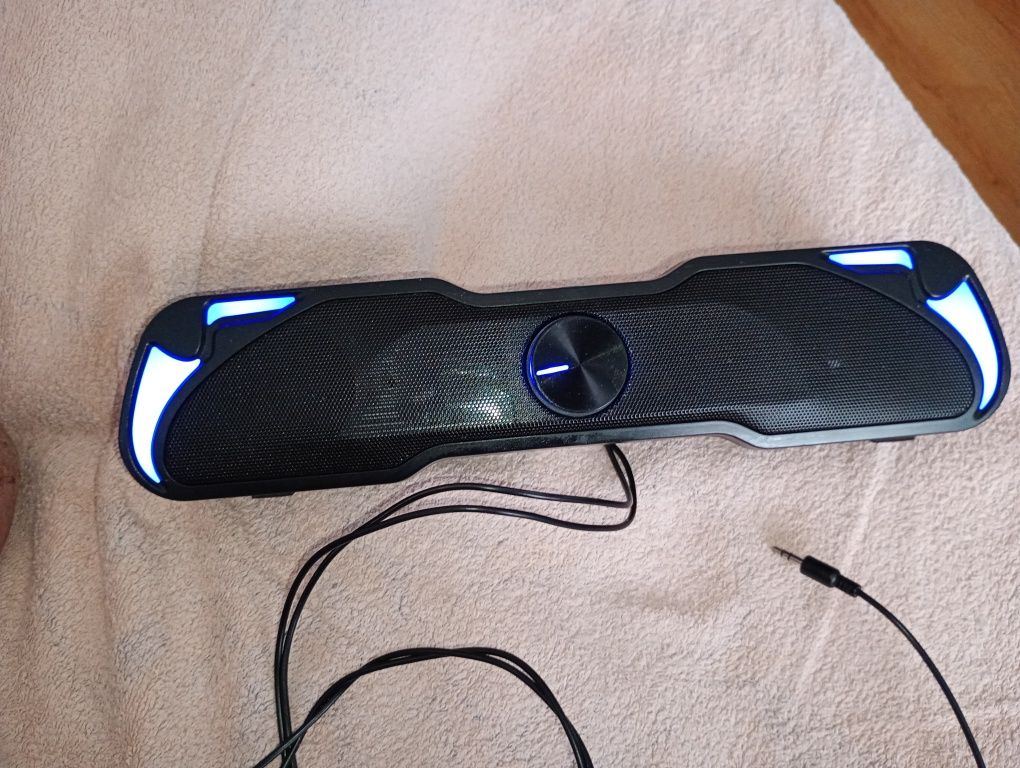 Głosnik USB . . .