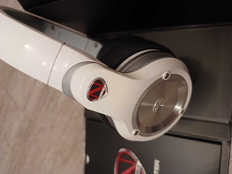 Słuchawki      Monster