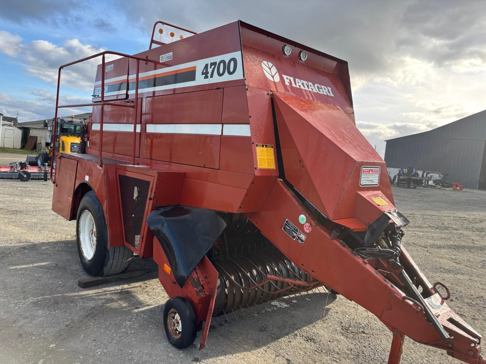 enfardadeira hesston 4700