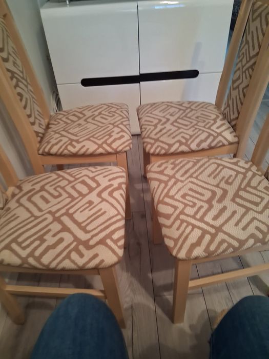 4 krzesła jak nowe