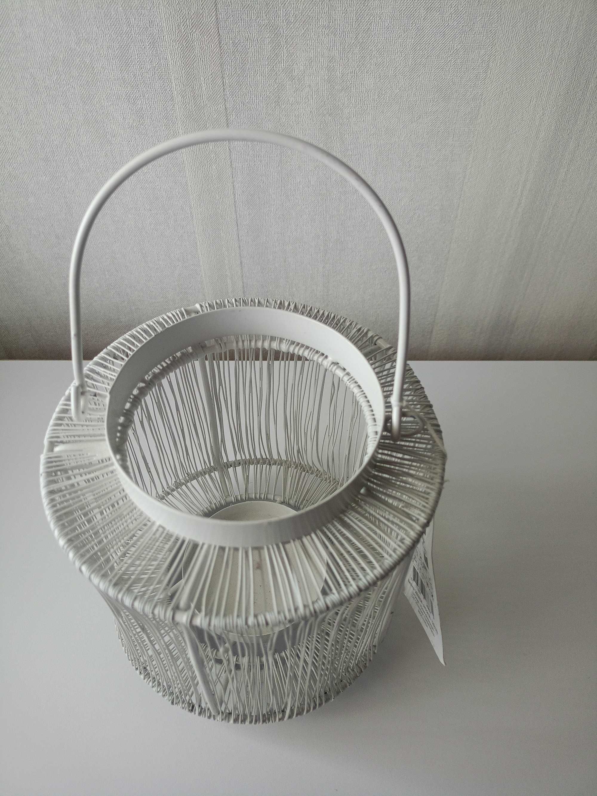 Lumero duży, metalowy świecznik latarenka na świecę. Biały 15x17cm.