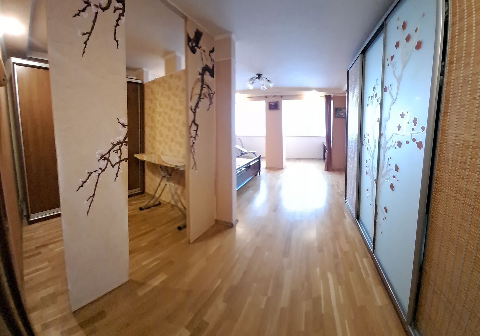 Продам 3 к.кв. вул.Грушевського б.11 р-н Парку, відмінний стан