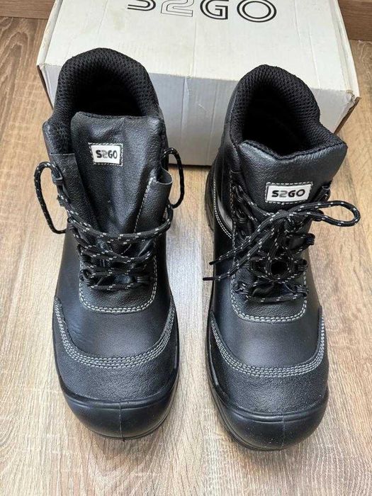 Buty robocze zimowe - 4 pary po 100 każda
